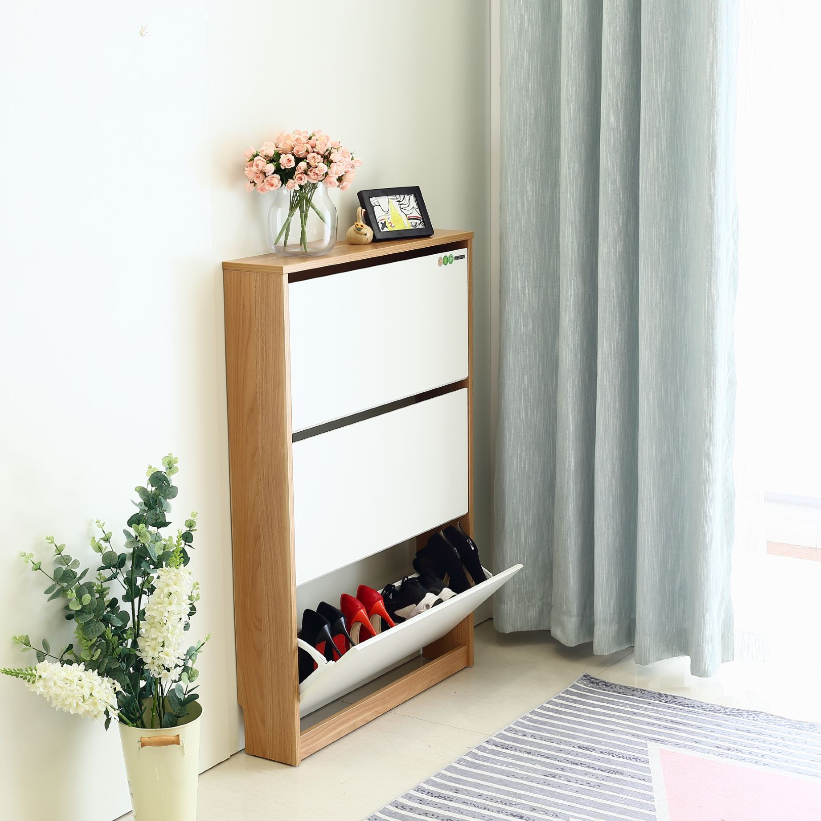 خزينة أحذية خشبية