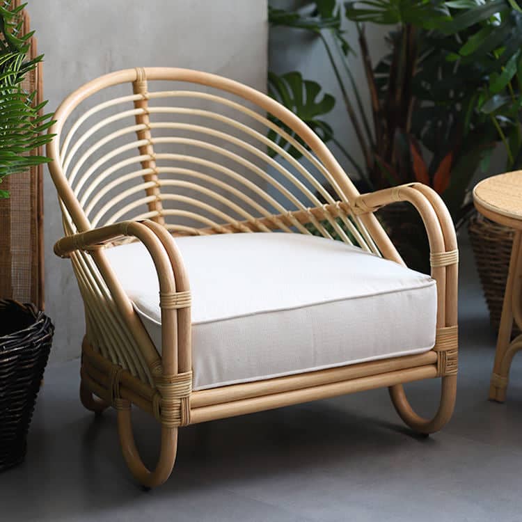 كرسي بتصميم أنيق - BAYTK