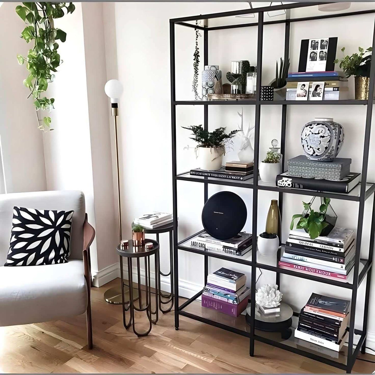 رفوف معدنية أنيقة زجاجية لجمالية مثالية - Baytuk