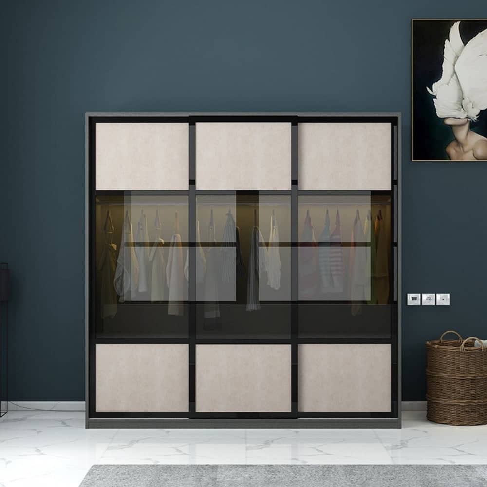 دولاب ملابس بأبواب زجاجية