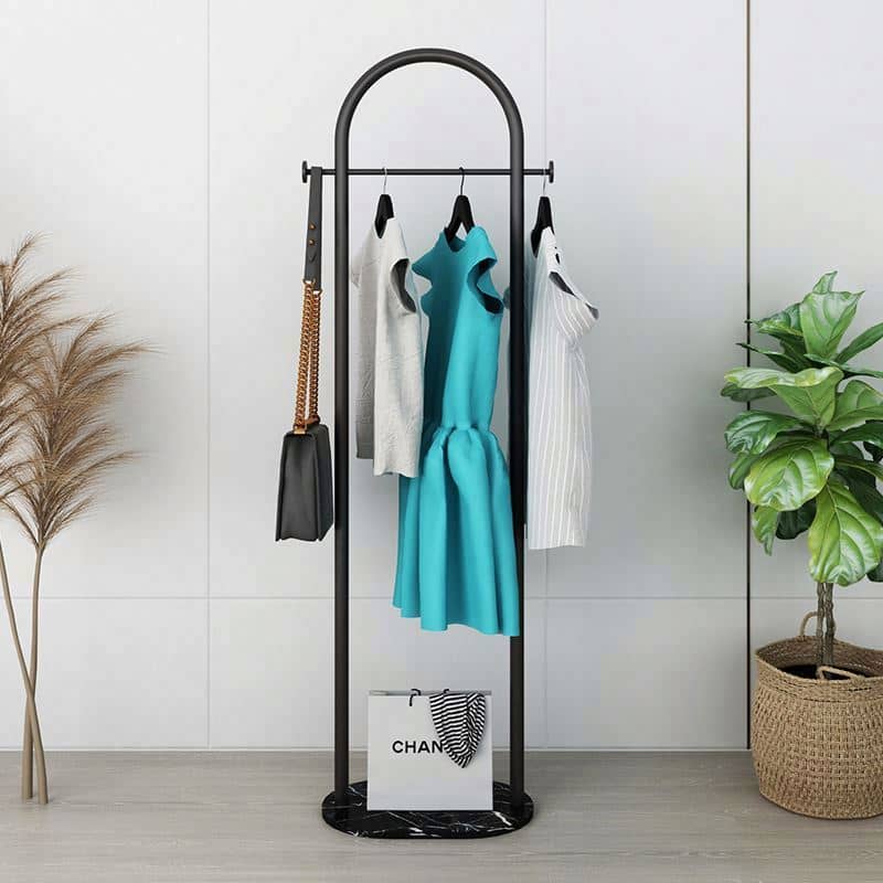 علاقة ملابس عصرية - MORE