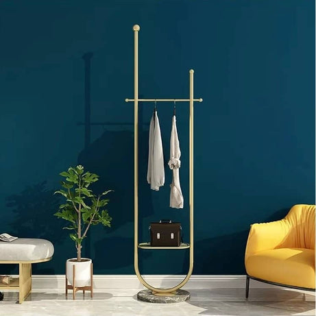 علاقة ملابس أنيقة - MORE