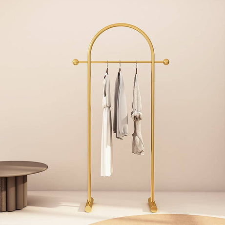 علاقة ملابس شيك - MORE