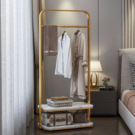 علاقة ملابس مميزة - MORE