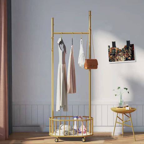 علاقة ملابس عصرية - MORE