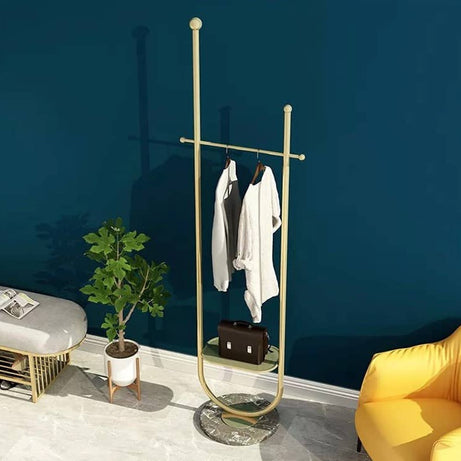 علاقة ملابس أنيقة - MORE