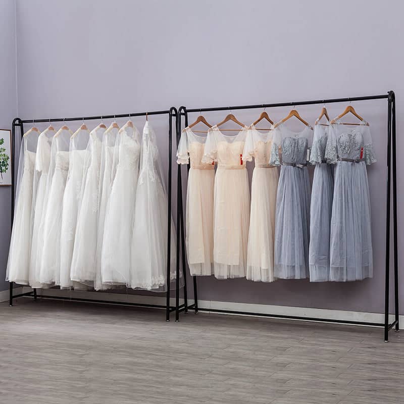 علاقة ملابس كبيرة - MORE