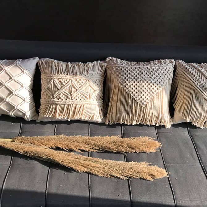 وسادة مكرميه