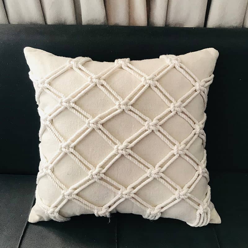 وسادة مكرميه