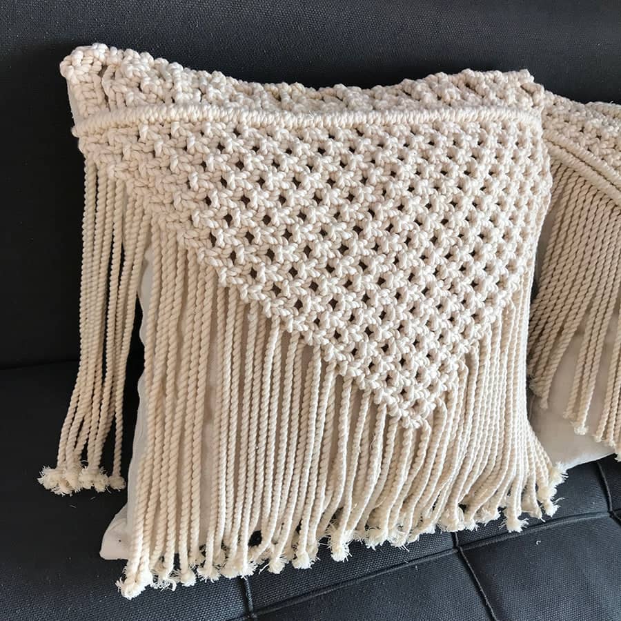 وسادة مكرميه