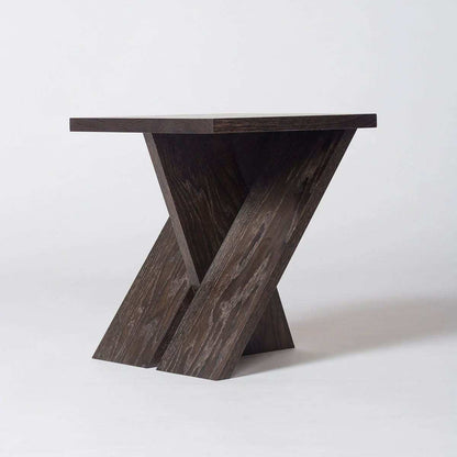 طاولة جانبية بتصميم