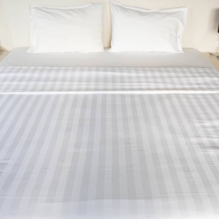 طقم سرير - غطاء لحاف و2 غطاء وسادة