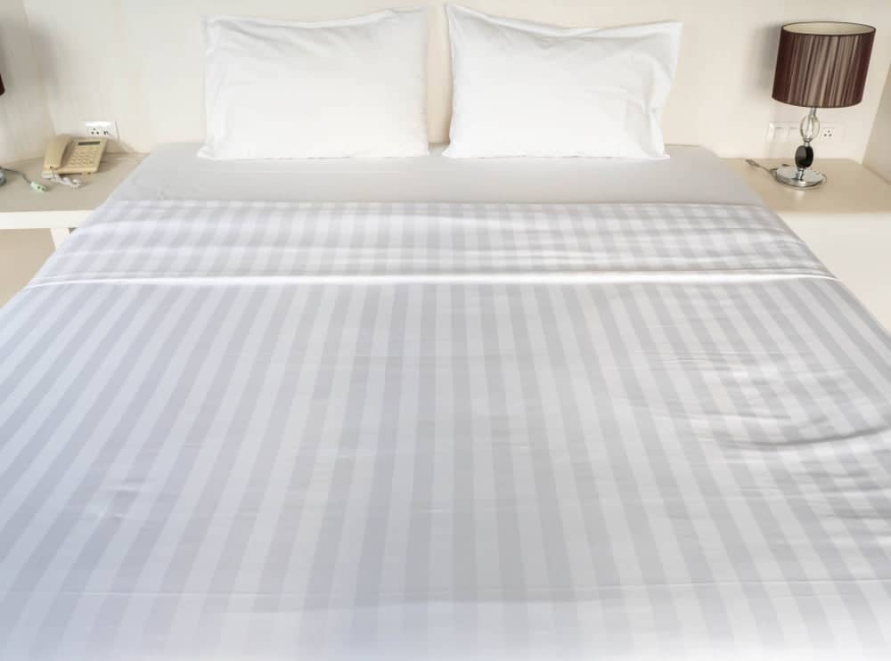 طقم سرير - غطاء لحاف و2 غطاء وسادة