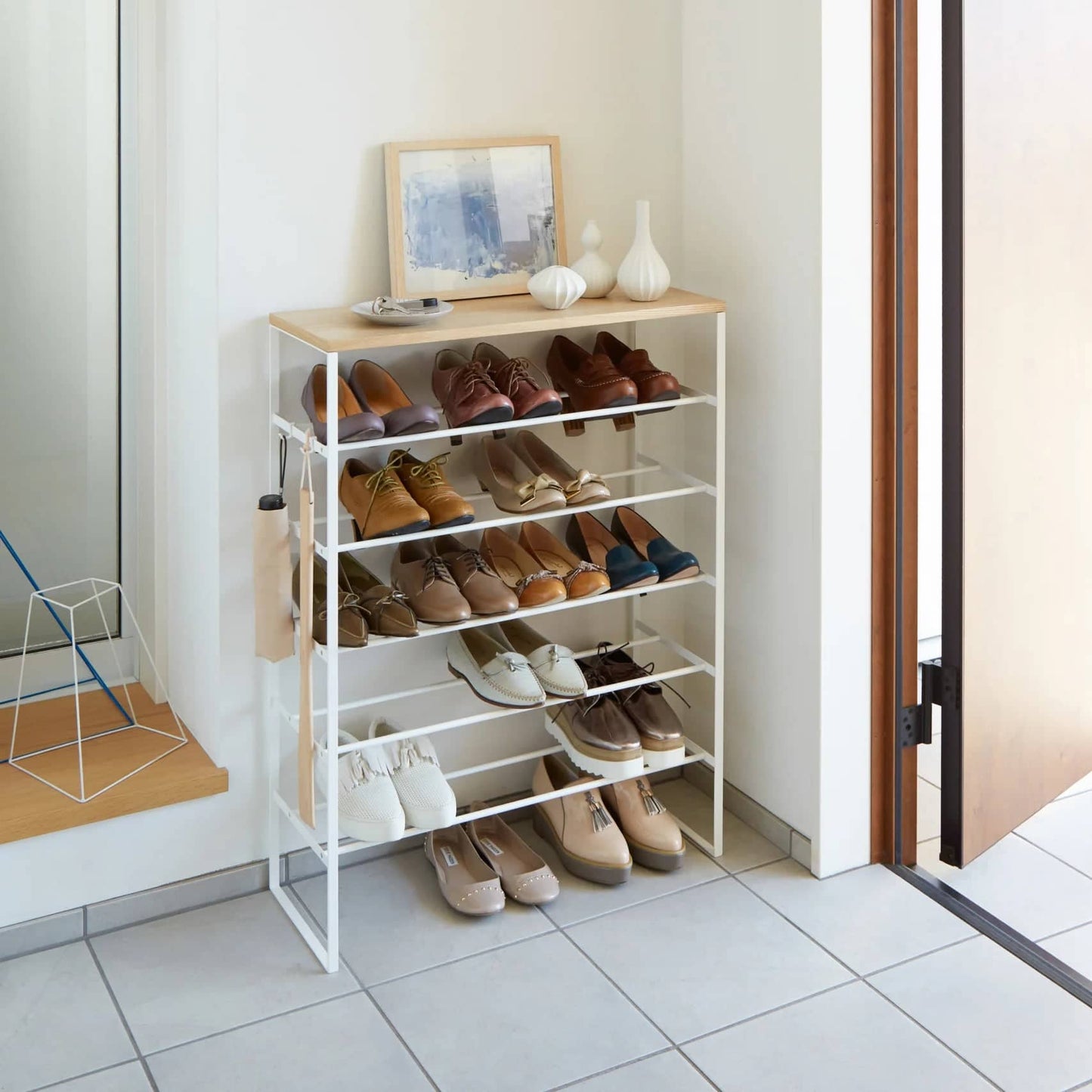 ارفف احذية حديث