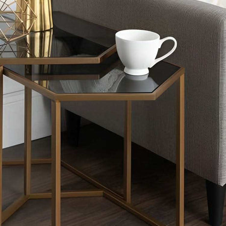 طاولة جانبية بتصميم جذاب - Baytuk