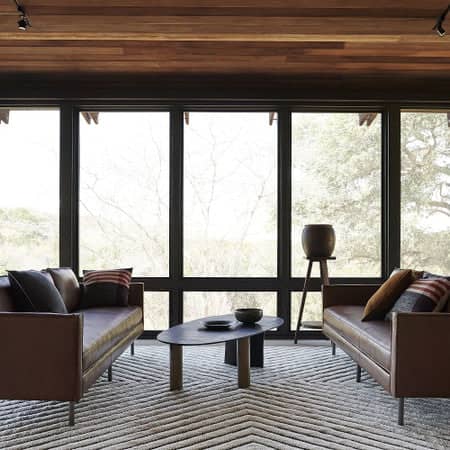 كنبة جلد بتصميم مينامليست  - WISE