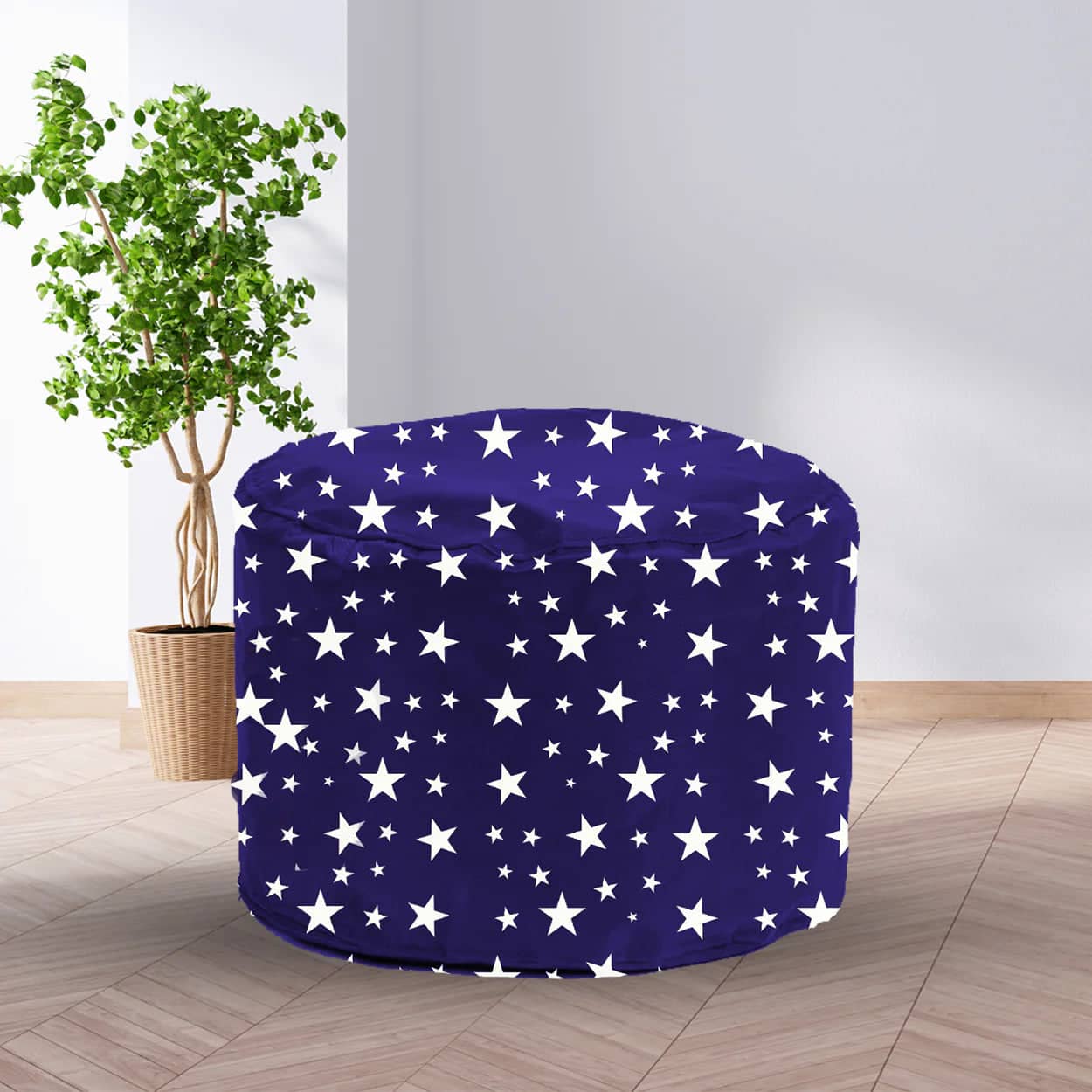 بين باج بوف ازرق في ابيض