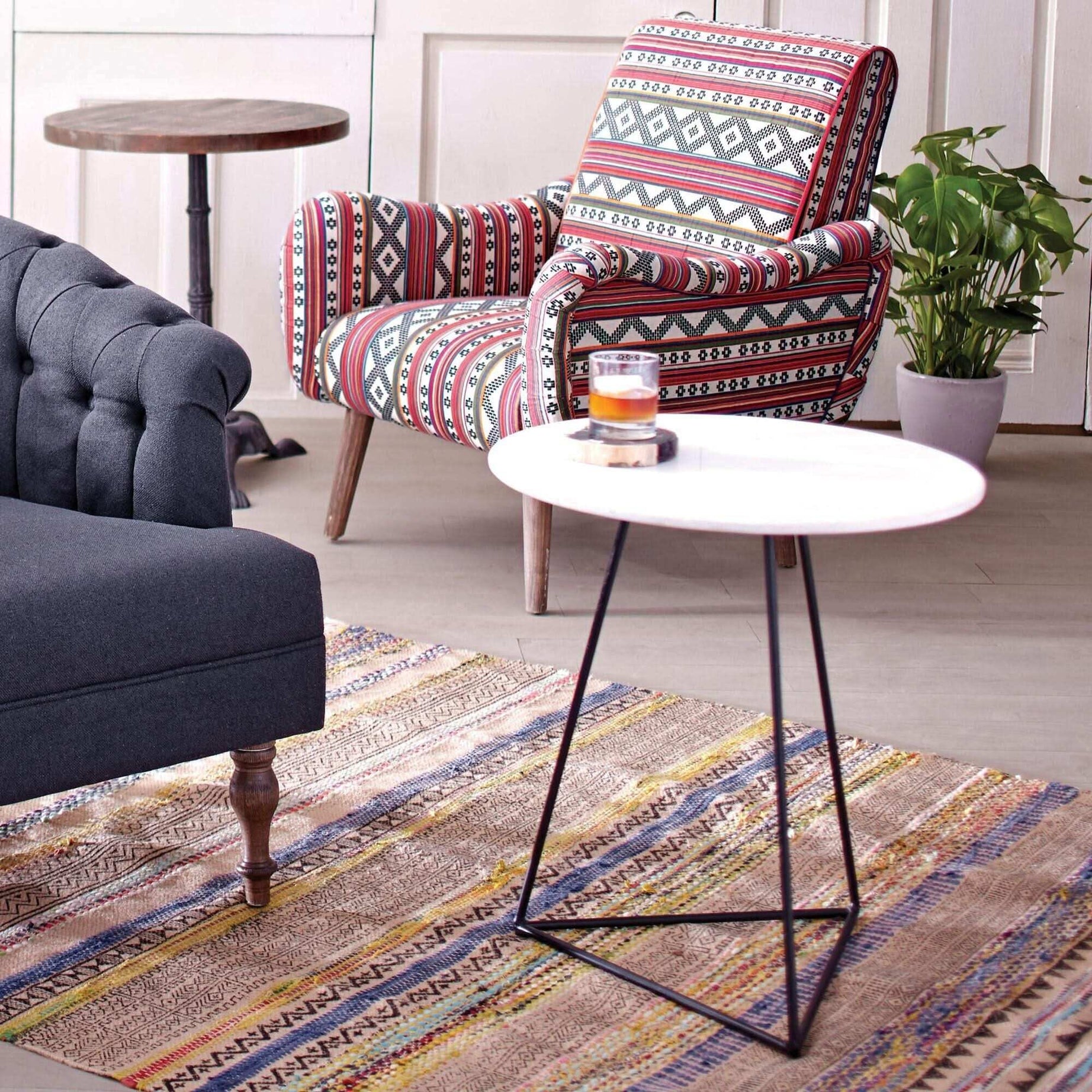 طاولة جانبية بتصميم دائري - Baytuk