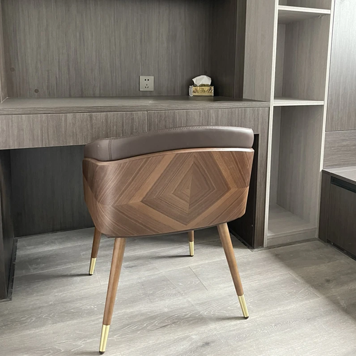 كرسي بتصميم مودرن - BAYTK