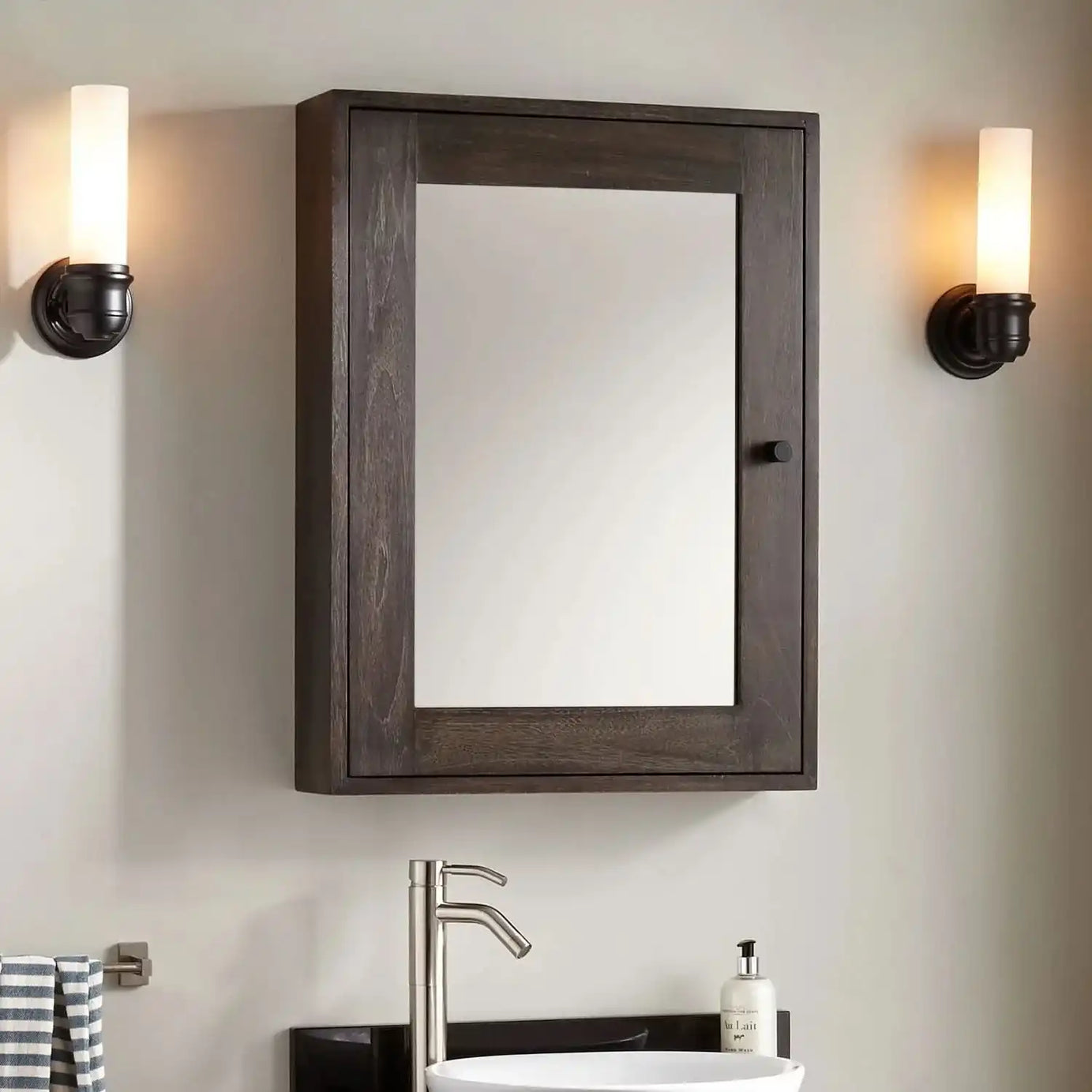 مرايا خشبية بتصميم أنيق - Baytuk