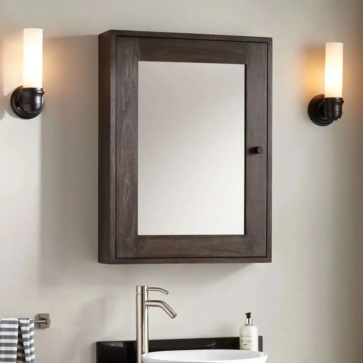 مرايا خشبية بتصميم أنيق - Baytuk