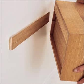 كومودينه حائط مميز - GOLDEN