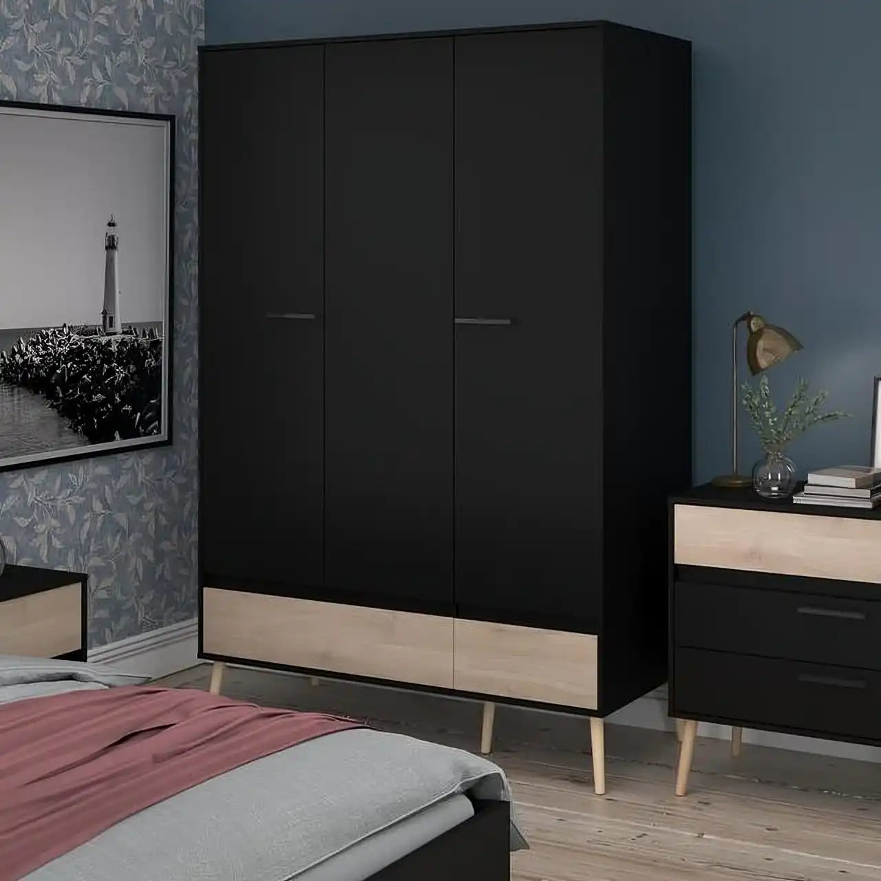 دولاب خشبي مزود شماعه داخلية - Baytuk