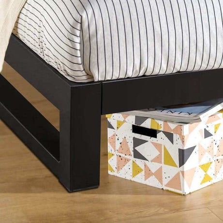 سرير بدون ضهر بتصميم أنيق - Baytuk