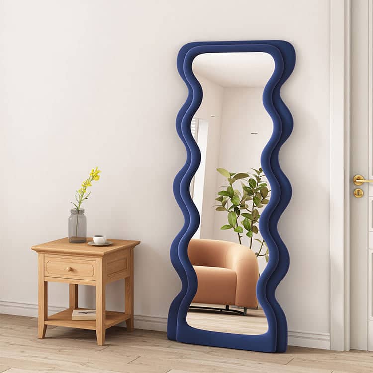 مرأه بتصميم مبتكر - PURE