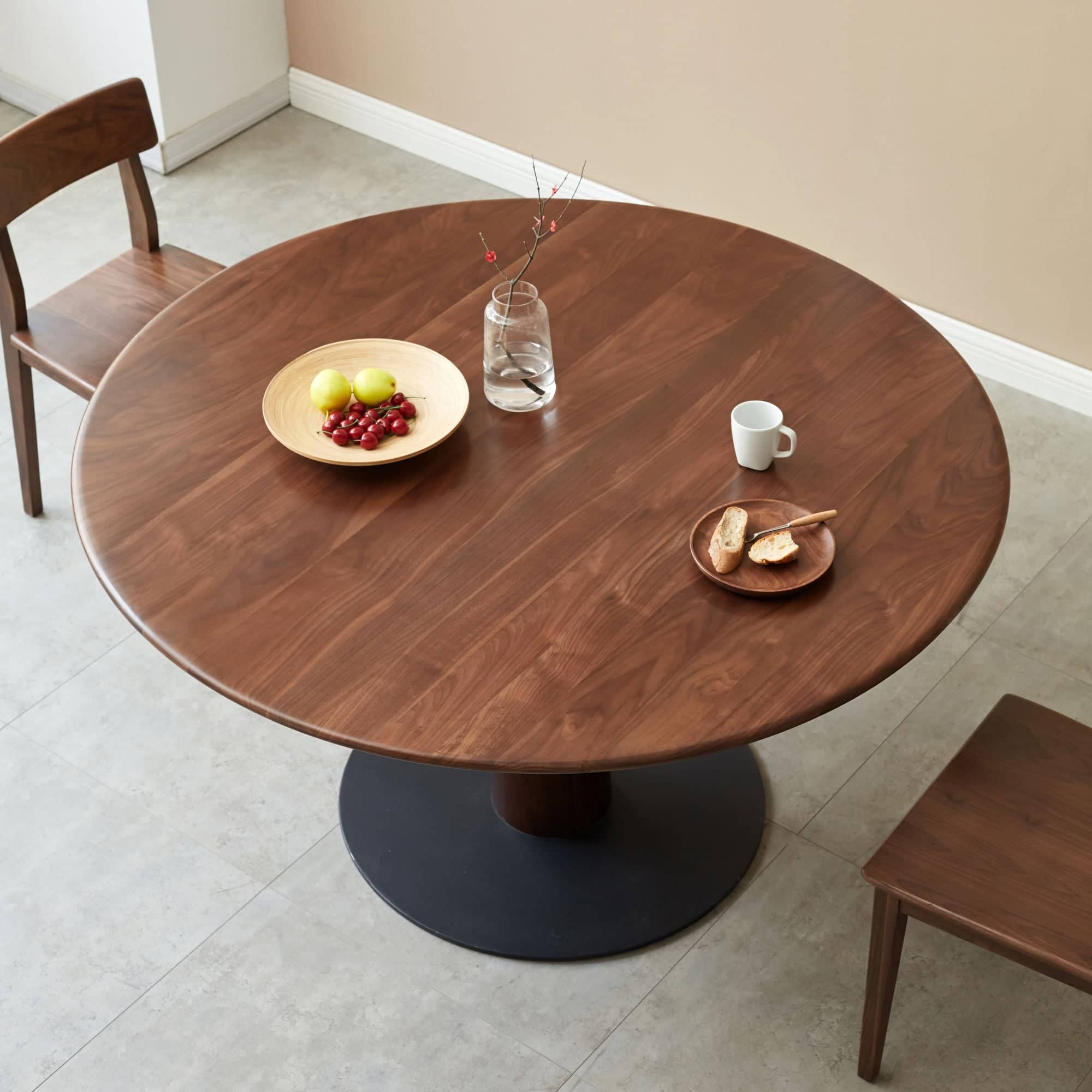 طاولة طعام مستديرة حديثة - META