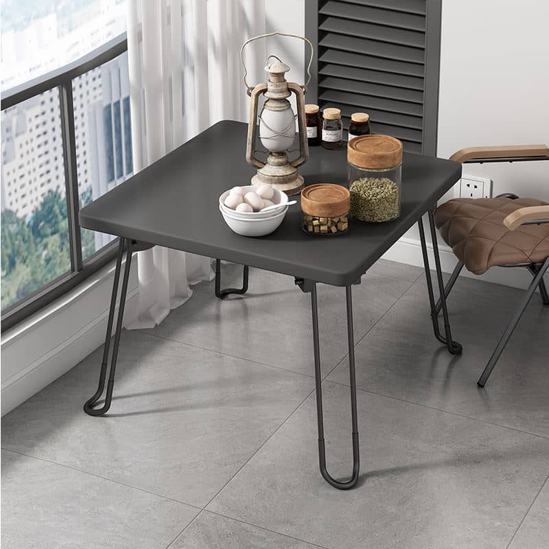 طاولة قهوة مربعه بلونين مميزين