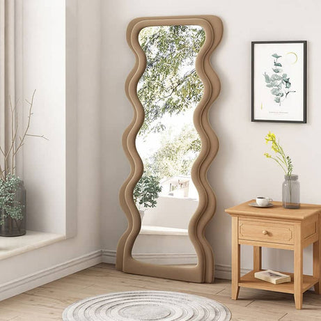 مرأه بتصميم مبتكر - PURE