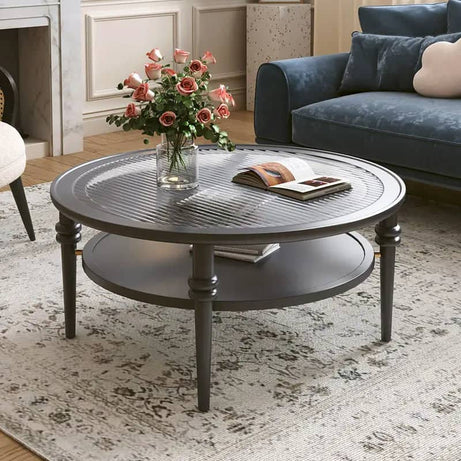 طاولة خشبية بتصميم فاخر