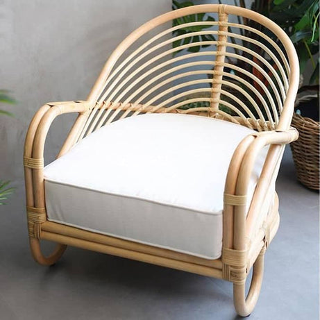 كرسي بتصميم أنيق - BAYTK