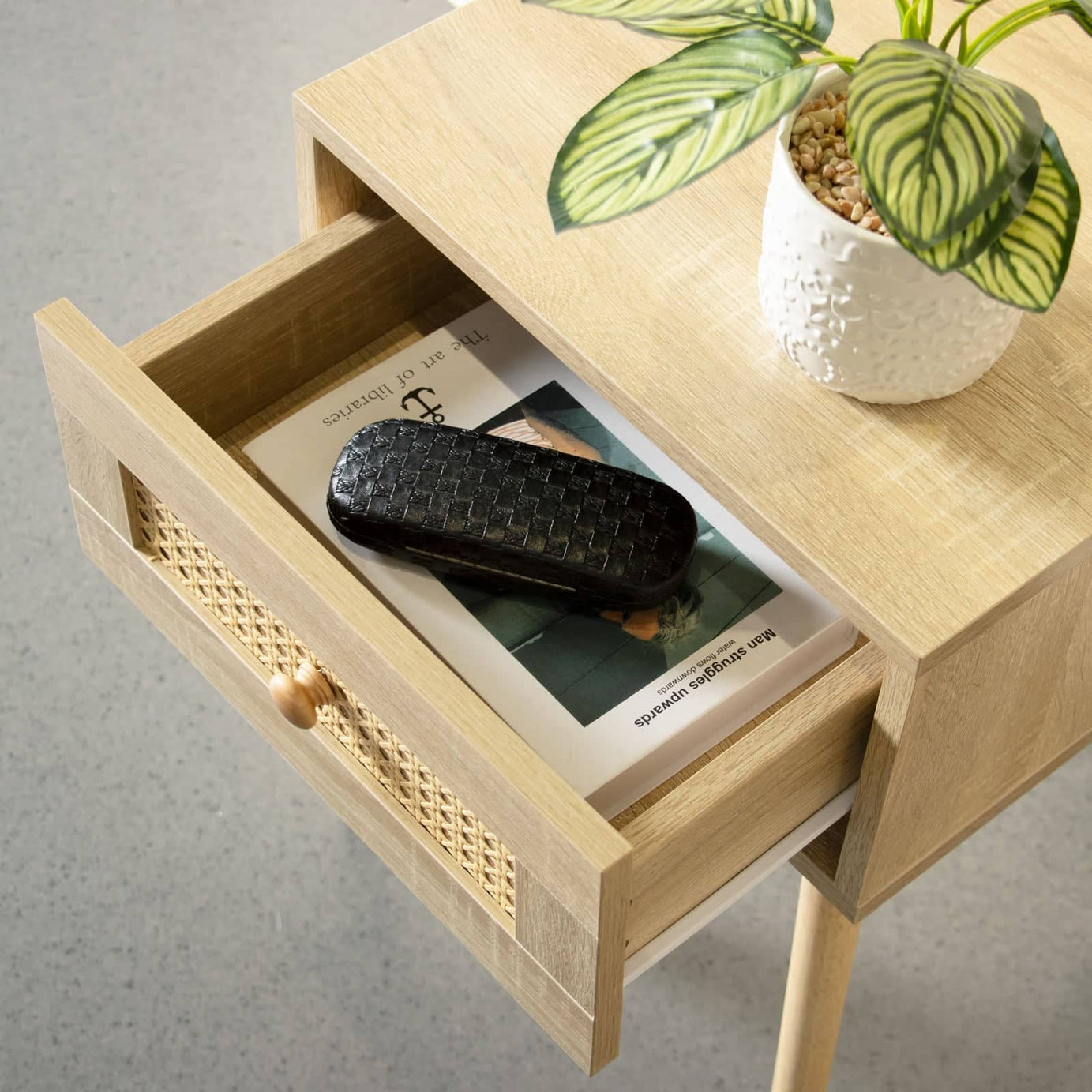 كومودينه بتصميم ريفي - GOLDEN