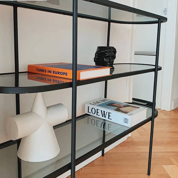 ارفف جانبية بسطح زجاجي 