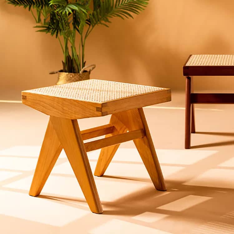 مقعد بتصميم عصري - BAYTK