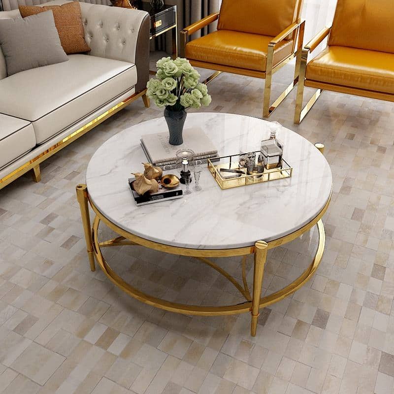 طاولة قهوة بسطح رخام