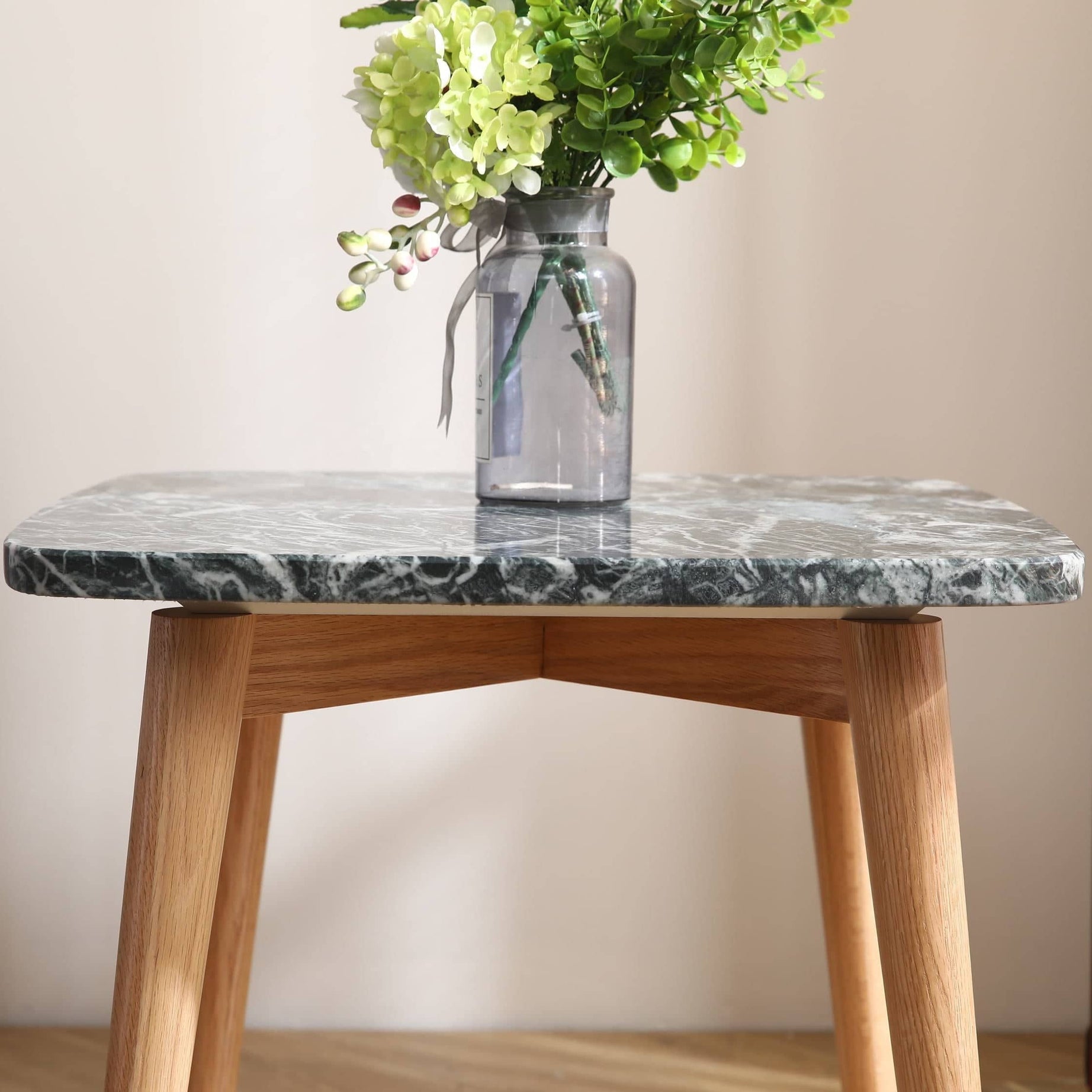 طاولة جانبية أنيقة - LEGACY