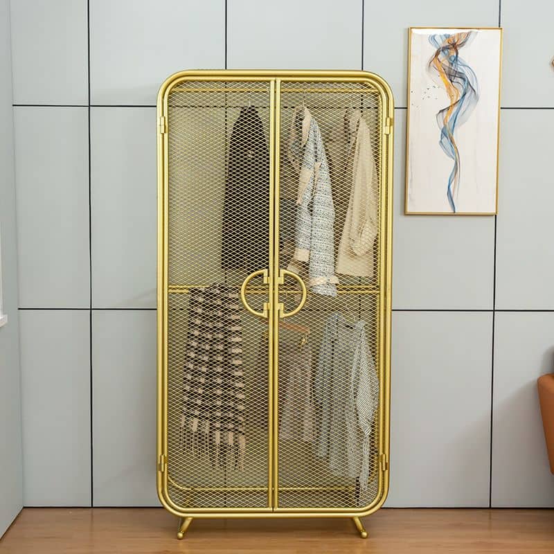 علاقة ملابس عصرية - MORE