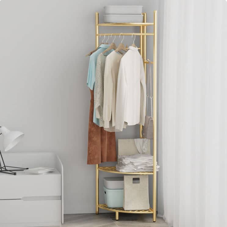 علاقة ملابس مميزة - MORE