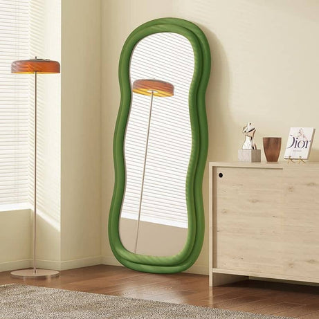 مرأه بتصميم مودرن - PURE