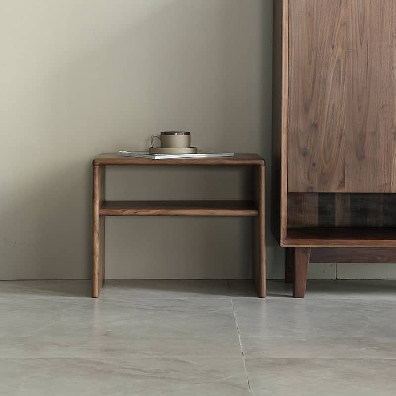 طاولة جانبية عملية