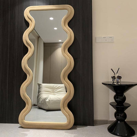 مرأه بتصميم حديث - PURE