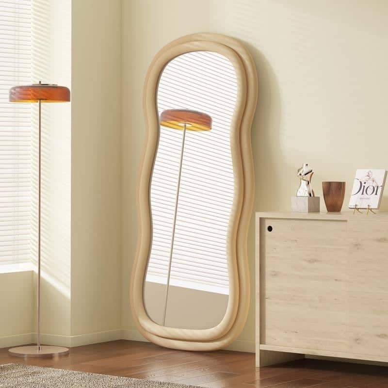 مرأه بتصميم مودرن - PURE