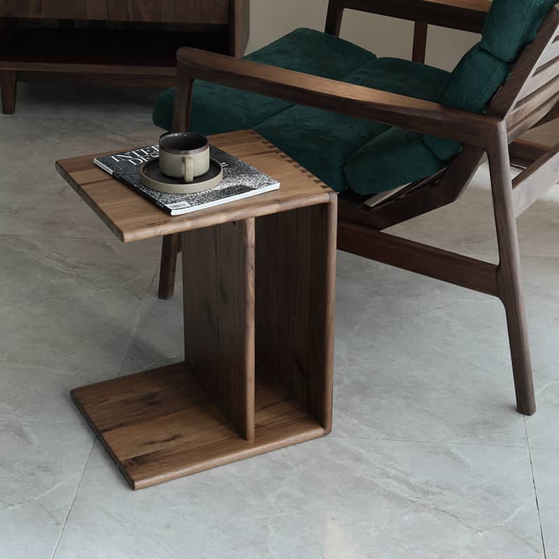 طاولة جانبية عملية