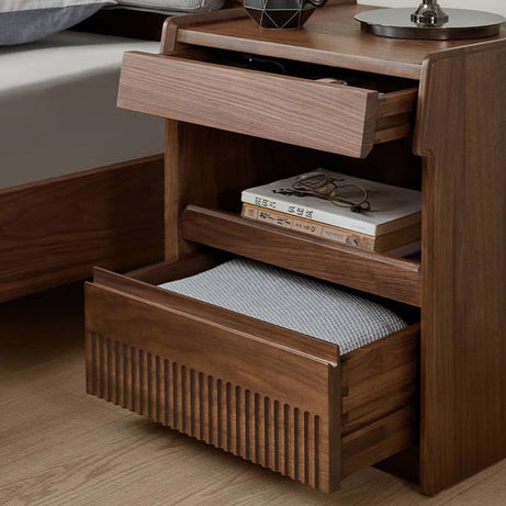 كومودينه بتصميم كلاسيكي - GOLDEN