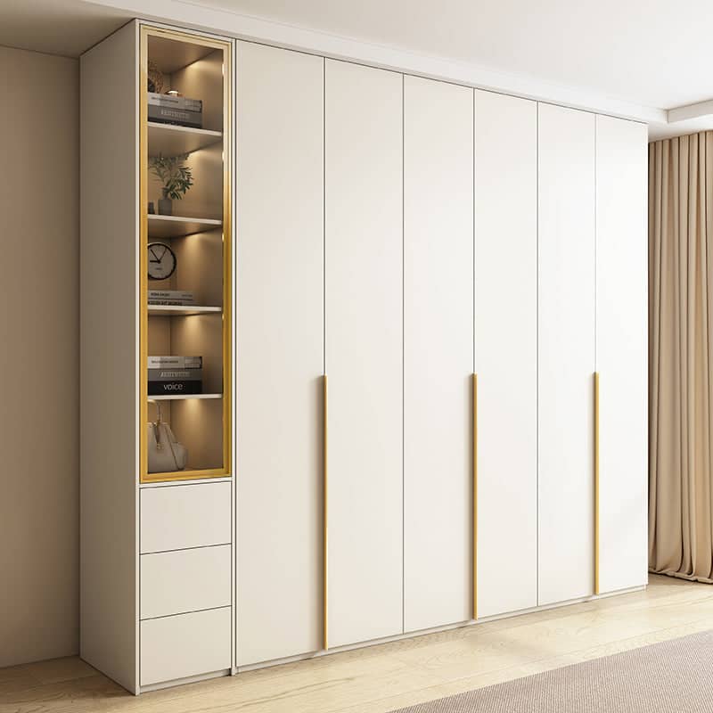 دولاب ملابس بأرفف عملية