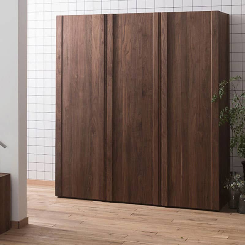 دولاب بتصميم عتيق