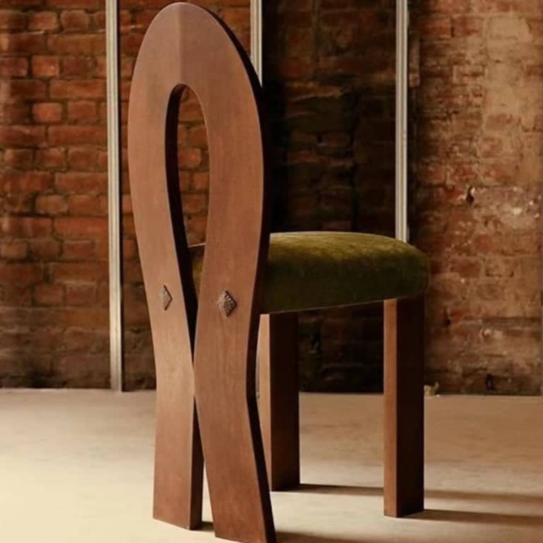 كرسي بتصميم عصري - BAYTK